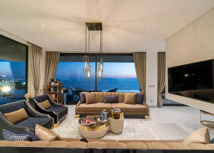 Villara Ultra Luxury Private In Daily Housekeeping Private Cook Chauffeur Service * בודרום