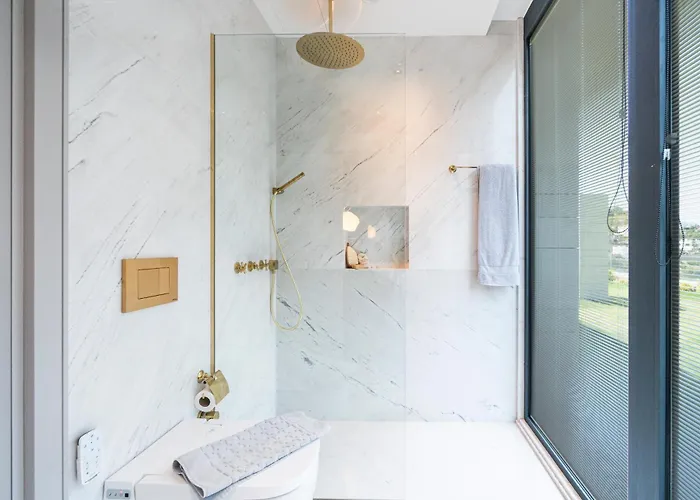 Villara Ultra Luxury Private In Daily Housekeeping Private Cook Chauffeur Service בודרום